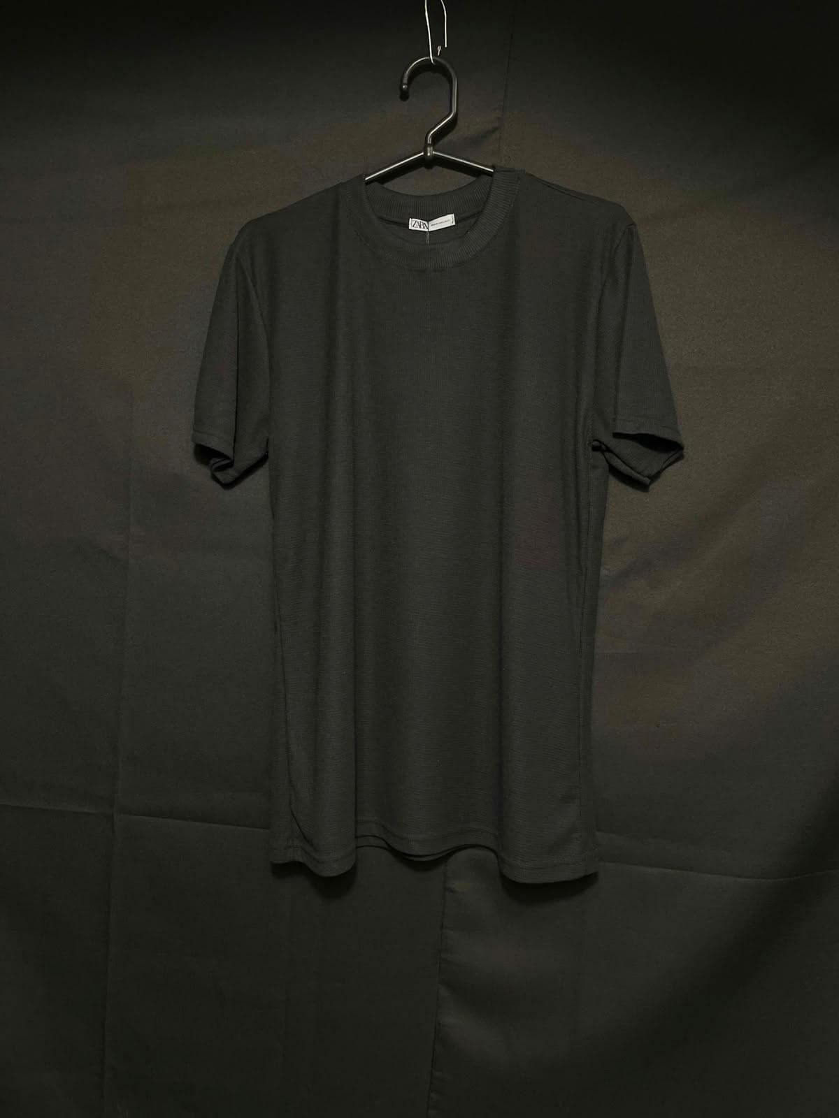Camiseta Zara Preta